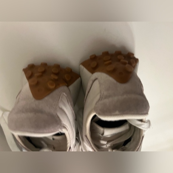 New Balance 327 - Picture 3 of 8